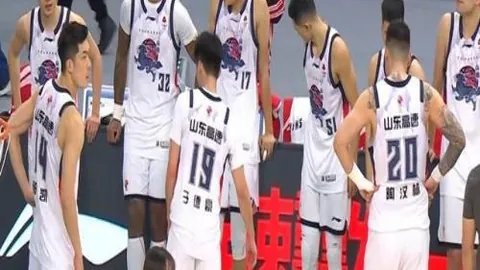 郑钦文荣获2025赛季WTA最佳击球奖，央视新闻客户端进行报道